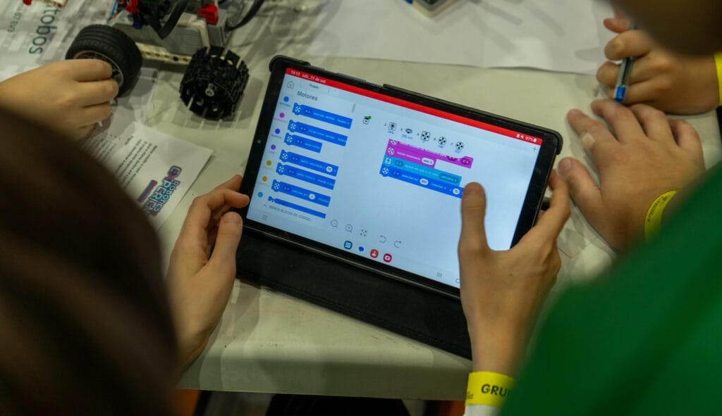 Robótica,programação,educação tecnológica,Colégio Salesiano,Robomind,cursos de robótica,Itajaí.