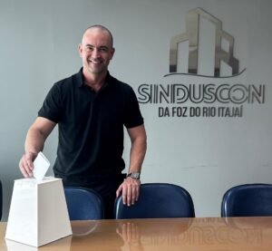 Sinduscon da Foz do Rio Itajaí empossa nova diretoria em evento que reúne associados da região