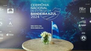 BOMBINHAS É PREMIADA POR DESTAQUE EM EDUCAÇÃO AMBIENTAL EM CERIMÔNIA NACIONAL DO BANDEIRA AZUL