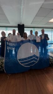 BOMBINHAS É PREMIADA POR DESTAQUE EM EDUCAÇÃO AMBIENTAL EM CERIMÔNIA NACIONAL DO BANDEIRA AZUL