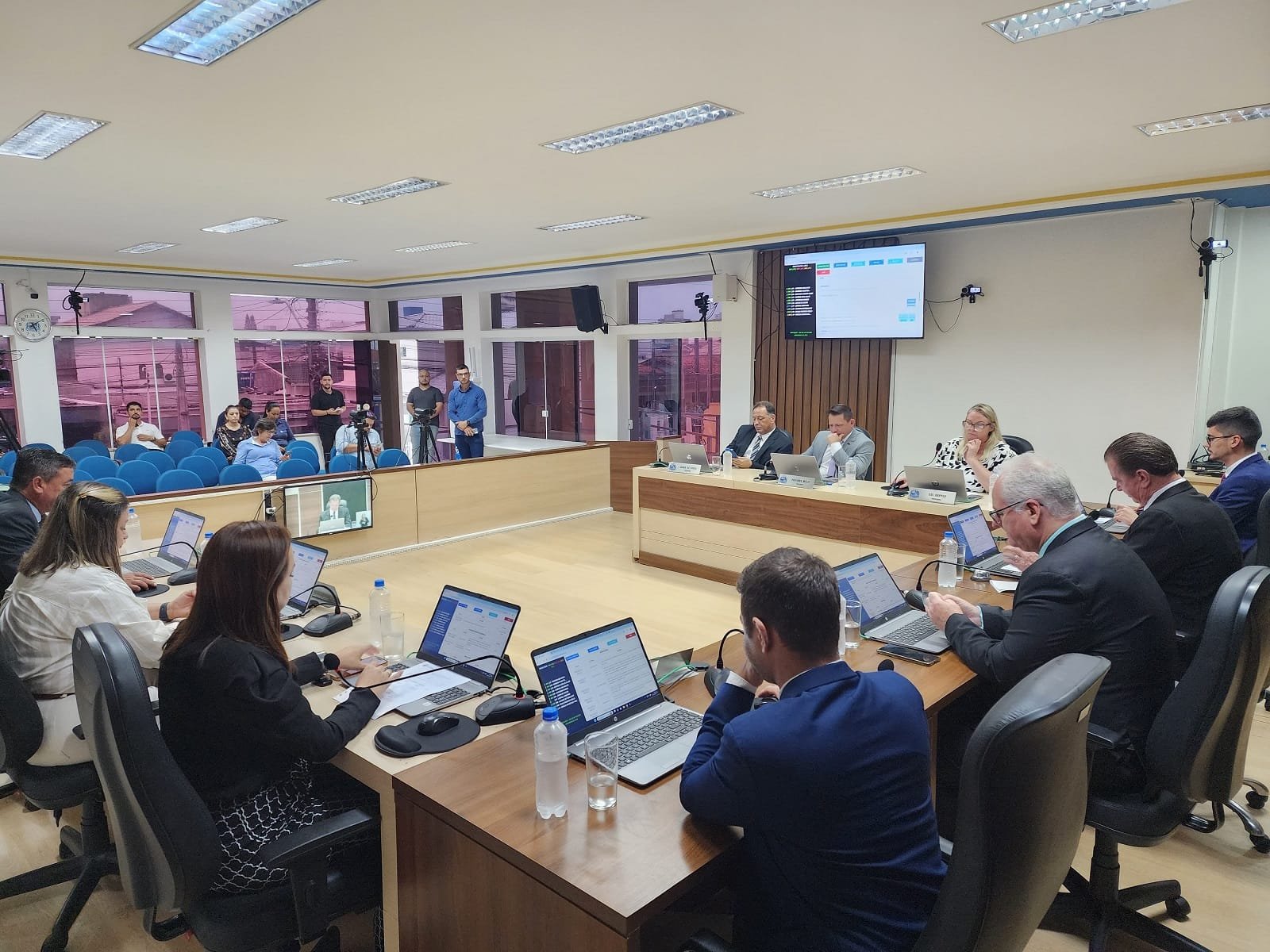 Câmara de Navegantes aprova propostas para segurança e conforto nas escolas e áreas públicas