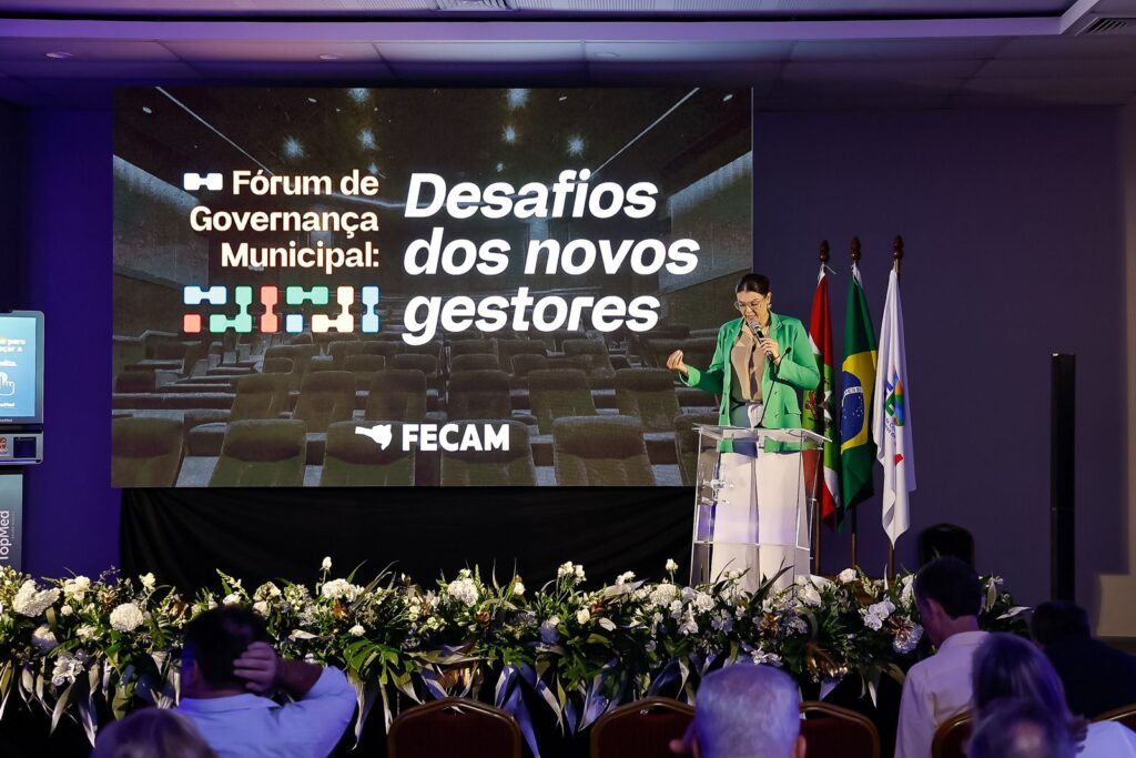 Juliethe Nitz Representa Casa Civil no Fórum de Governança Municipal e Reforça Apoio aos Prefeitos Eleitos