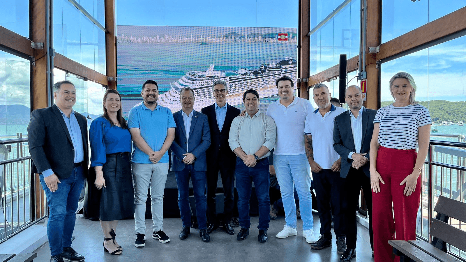 Simpósio de Transatlânticos,turismo de cruzeiro,Penha,Porto Belo,Santa Catarina,economia local,navios de passageiros,impacto ambiental,Acquaplan Tecnologia,ANTAQ,pesca artesanal,turismo religioso,gastronomia,rede hoteleira,Píer de Atracação Turística,Praça Antônio Carlos Konder Reis,Secretaria de Turismo