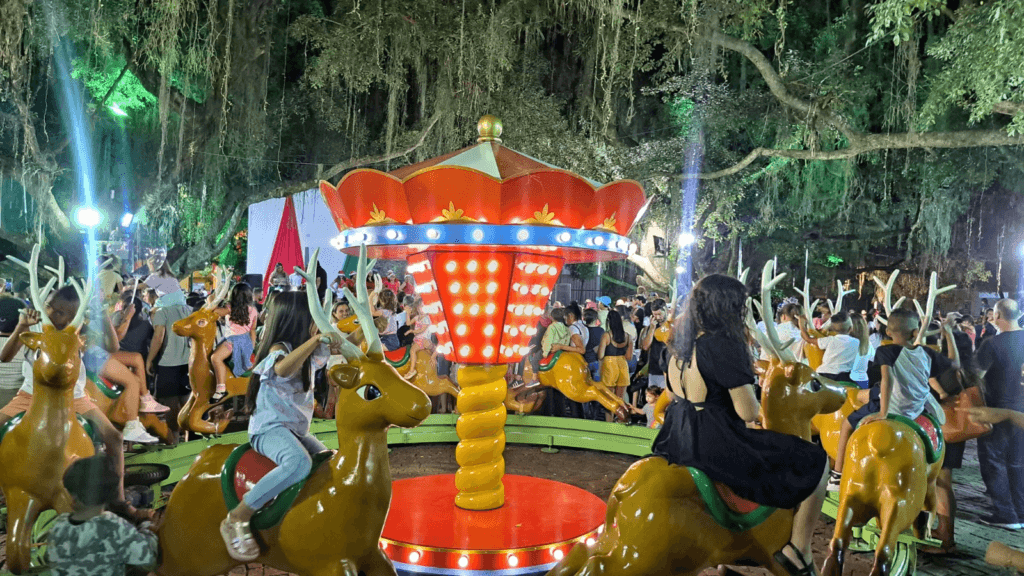 Natal Camboriú,Fundação Cultural,Praça das Figueiras,Papai Noel,neve artificial,eventos natalinos