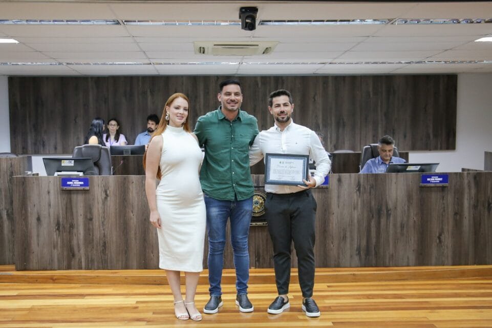 Bruno Cassola é homenageado na Câmara de Vereadores pela contribuição ao mercado imobiliário de Balneário Camboriú