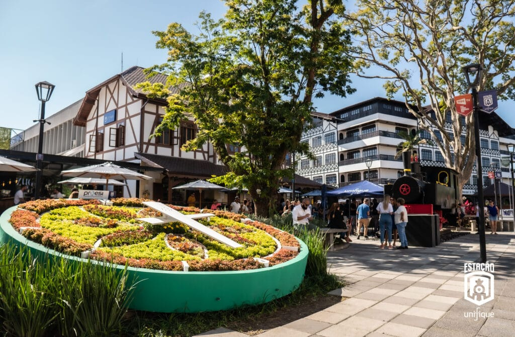 Réveillon da Estação Unifique,Blumenau,2025,Restaurante Madrugadão Garden,Café e Confeitaria Dubai,open bar,gastronomia
