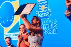 Emoção: diplomação de Juliana e Leonel Pavan é momento histórico na política de Santa Catarina