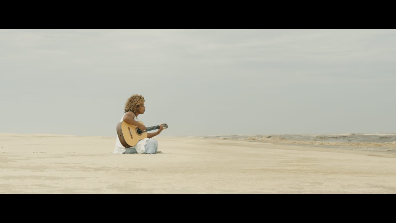 Prika Lourenço leva show “Vento Norte” ao palco do Sesc, em Joinville