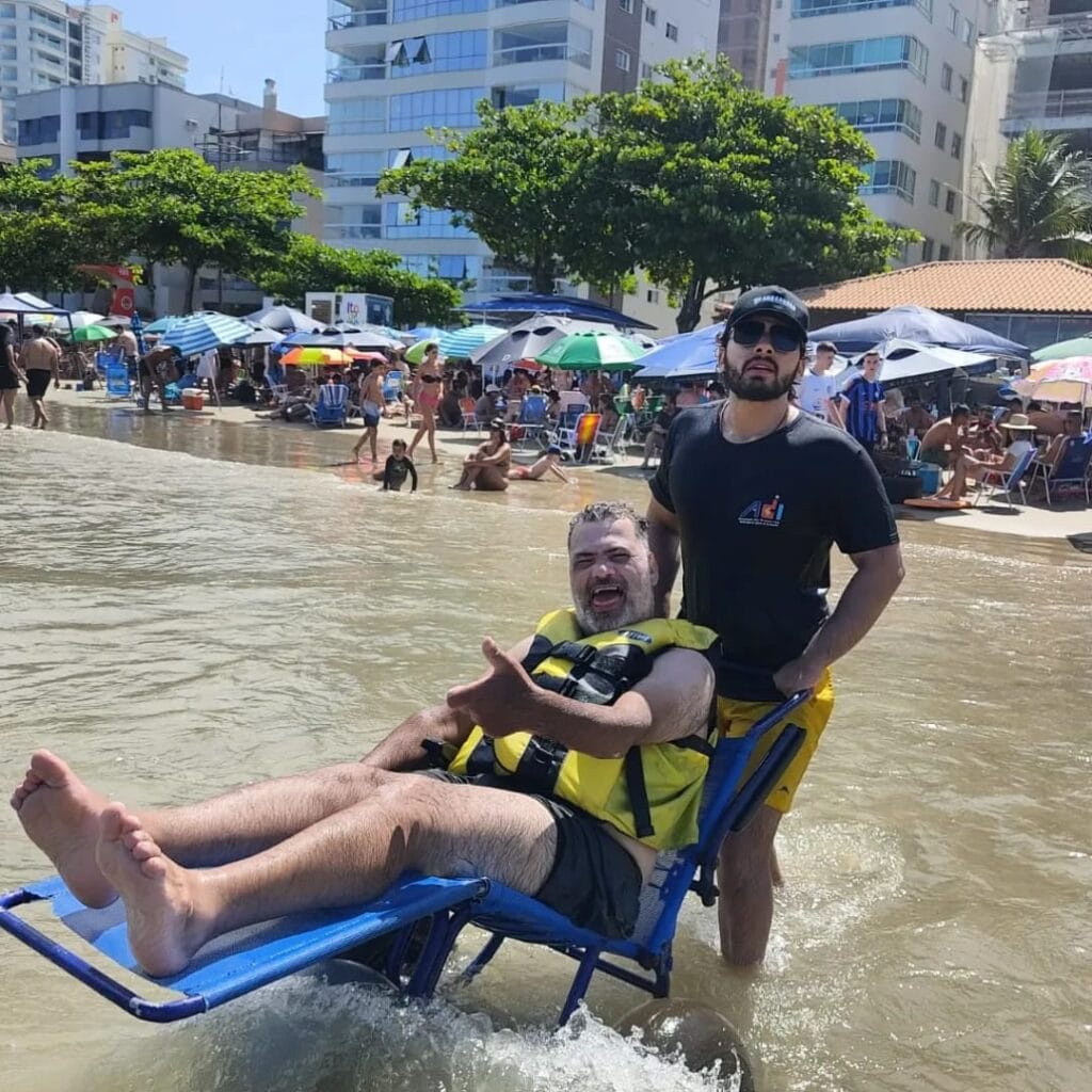 NOVA DATA: Banho de mar com acessibilidade: Projeto “Vida na Praia” retorna ao litoral catarinense neste sábado (14)