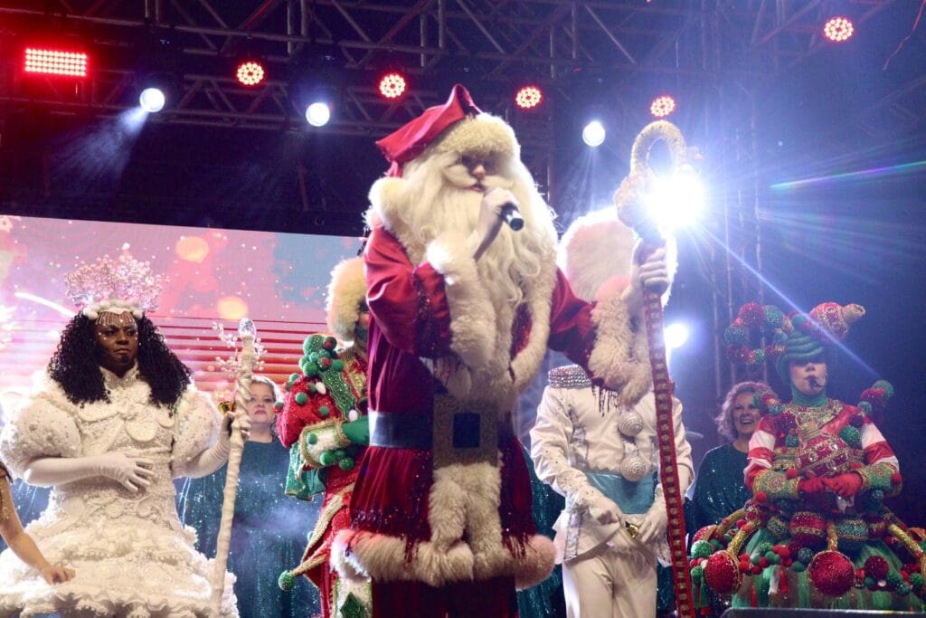 Abertura de Natal de BC reuniu milhares de pessoas na Praia Central