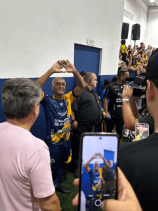 Ginásio Sérgio Lorenzato,Pelada dos Amigos,Futebol Brasileiro,Gols,Solidariedade,Instituições,Esporte,Generosidade,Romário,Denilson Show,Balneário Camboriú,Ação Social,Alimentos,Transformação Social