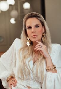 Arquiteta,empresária,Alexandra Garcia,mercado de decoração,beleza,novas tecnologias,entretenimento,programa de entrevistas,empresários,artistas,moda,viagens,construção,LOBOBOY,Goiânia,apresentadora,PRIMORES.