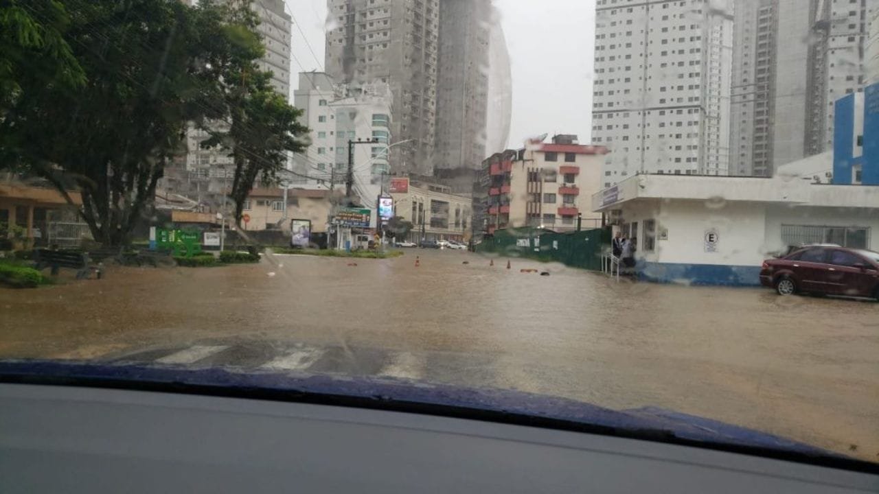 chuvas,Defesa Civil,alagamentos,força-tarefa,abrigo,emergências.