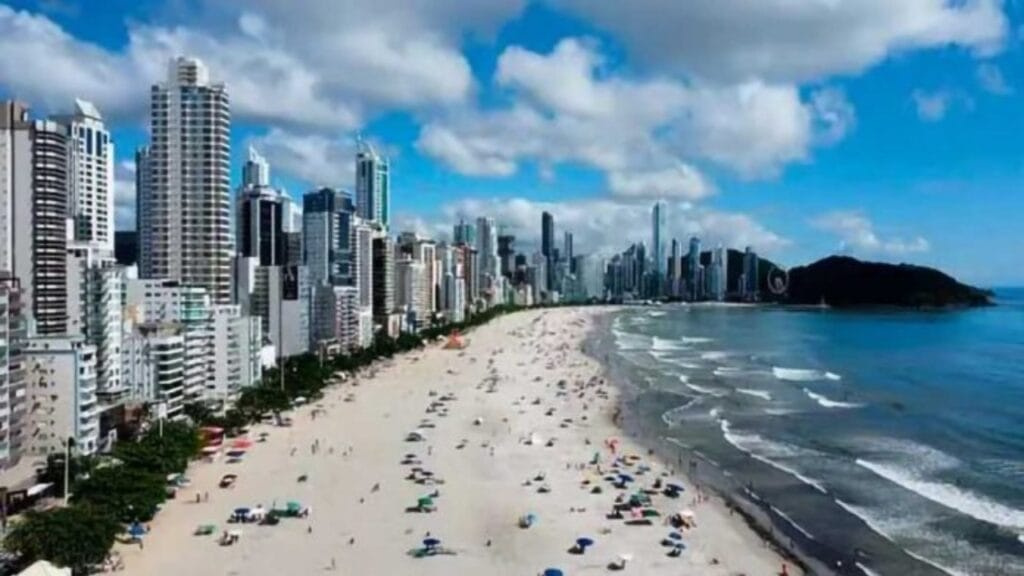 Taxa de Licença,Taxa de Alvará Sanitário,Prefeitura,Balneário Camboriú,Secretaria da Fazenda,Regularização,Empresas,Inscrição Municipal,Pagamento,Alvará Sanitário
