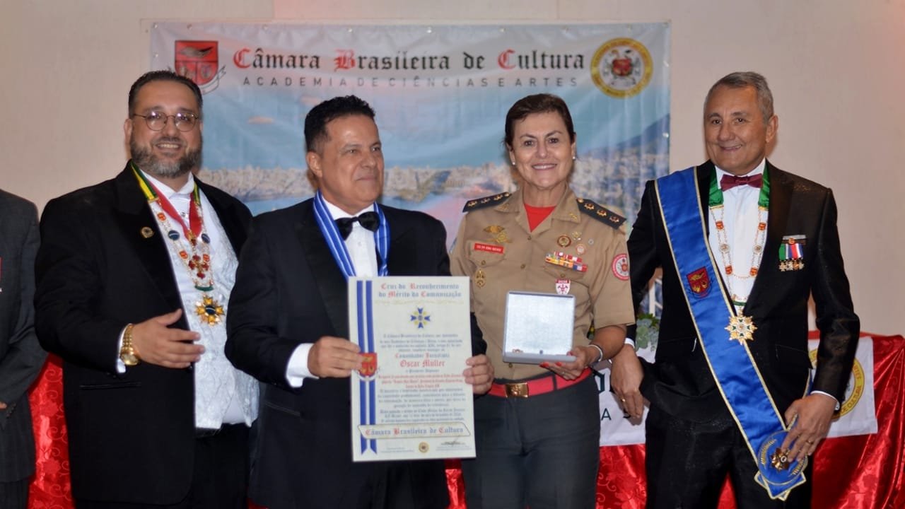 Clube Militar,Medalha de Reconhecimento,Comunicação,Cultura,Educação,Ciência,Ética Profissional,Brasil