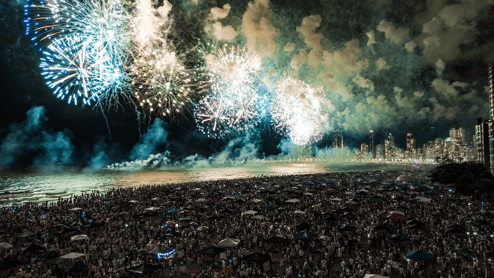 Réveillon 2025,Praia Central,segurança pública,ocupação hoteleira,espetáculo pirotécnico,BR-101,Emasa,Juliana Pavan,limpeza de praias,planejamento integrado.
