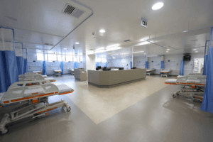 cirurgias eletivas,UTIs,SUS,saúde em SC,investimento em hospitais,oncologia,obras na saúde
