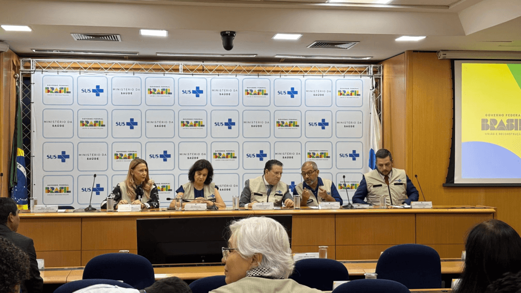 Dengue,arboviroses,Ministério da Saúde,COE,prevenção,vacina,Aedes aegypti,controle de vetores,Brasil,saúde pública.