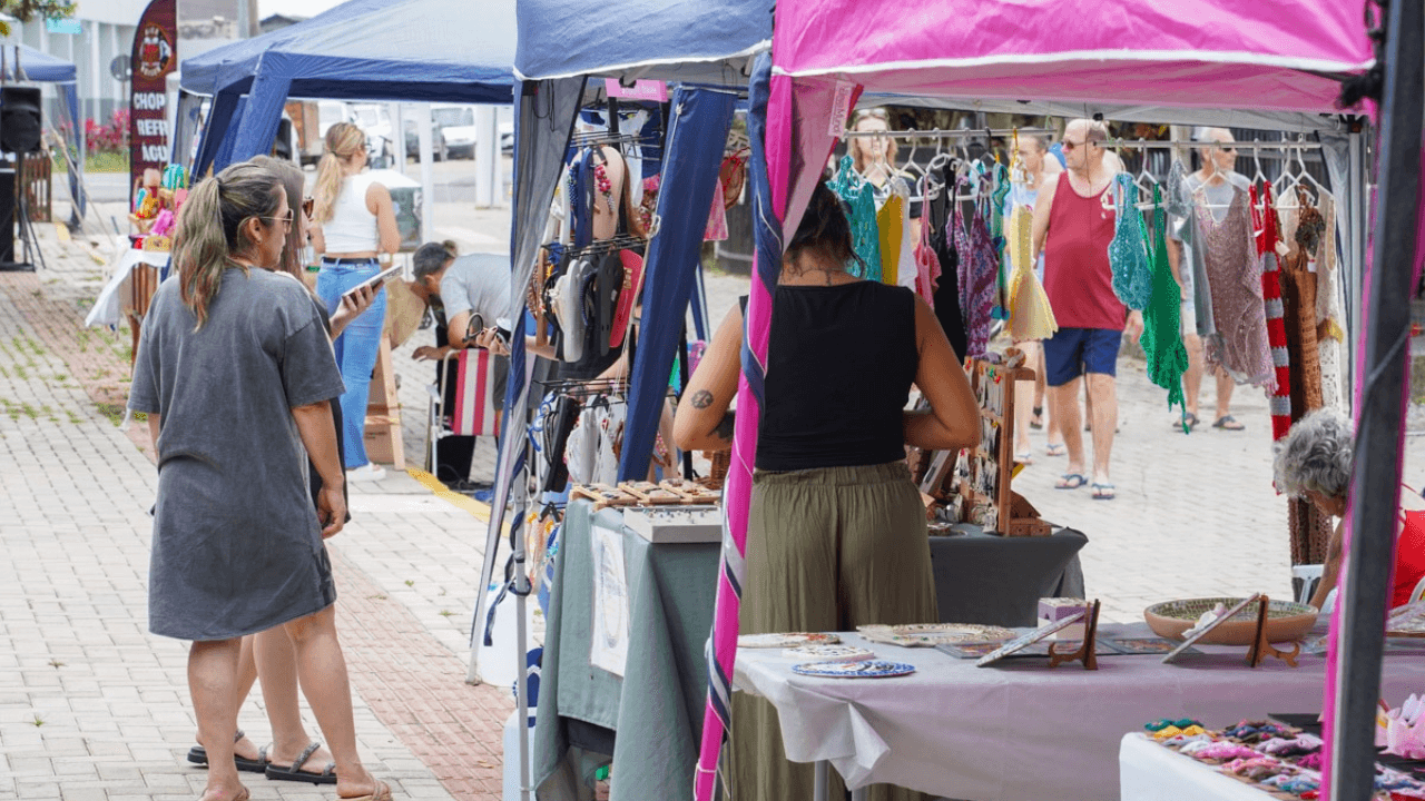 Balneário Piçarras,Feira Mar & Arte,Vila do Artesão,Milium,Câmara Setorial de Artesanato,artesãos,cultura,gastronomia,música,evento gratuito,Lyandra Machado,Giro Urbano,Fundação Municipal de Cultura,chopp artesanal,artesanato local