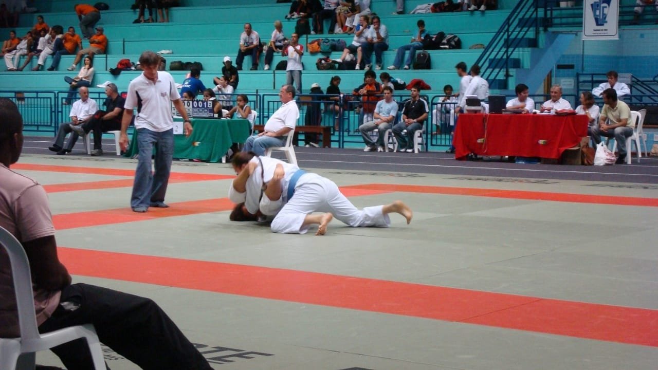 Fundação Municipal de Esportes,FME,Balneário Camboriú,Edital 002/2025,Programa Bolsa Atleta,inscrições,1Doc,modalidades esportivas,atletas,competições estaduais,competições nacionais,competições internacionais,olímpicas,paralímpicas,não olímpicas,Federação Catarinense,R$ 1,6 milhão,R$ 500 mil,12 parcelas.