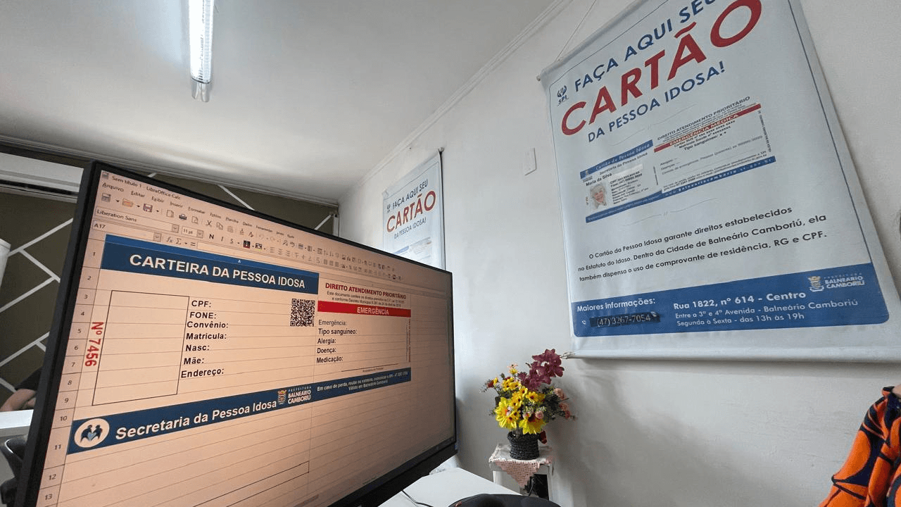 Carteira da Pessoa Idosa,Balneário Camboriú,Secretaria da Pessoa Idosa,benefícios,transporte coletivo,meia-entrada,descontos,farmácias,saúde,emergência,Corpo de Bombeiros,Samu,documentos,emissão,renovações