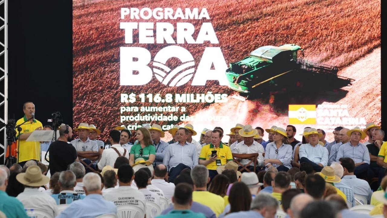 Programa Terra Boa,agricultura familiar,Santa Catarina,Jorginho Mello,Pinhalzinho,investimento rural,sementes de milho,calcário,kits forrageiros,culturas de inverno,gado leiteiro,suínos,produtividade agrícola