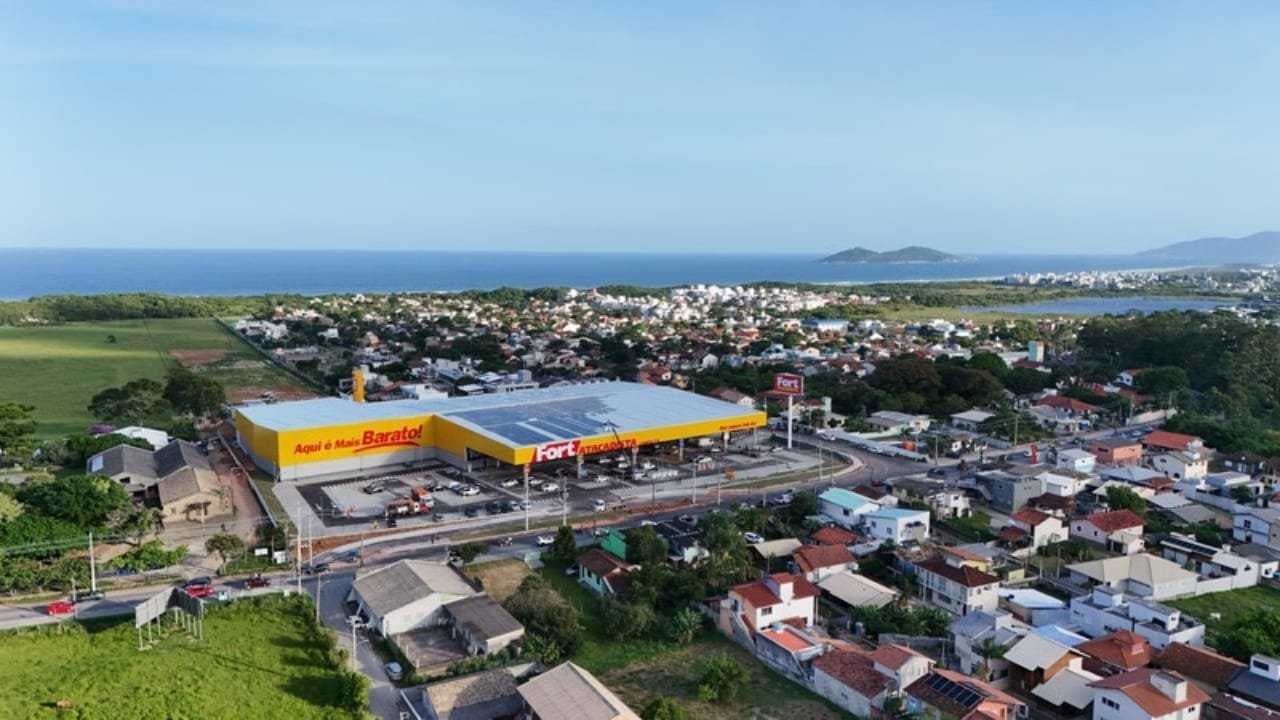 Grupo Pereira,Fort Atacadista,Florianópolis,Rio Tavares,R$ 50 milhões,empregos,Padaria Fort,Açougue Carne Fresca,DIA F,Santa Catarina,expansão,ABRAS,Lucas Pereira
