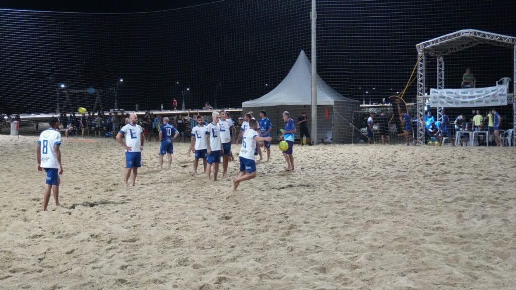 Campeonato Municipal de Beach Soccer,Piçarras,categoria Livre,Real Charme/OX Empreendimentos,Conceição,Praça de Acessibilidade,Avenida Getúlio Vargas,Secretaria de Esporte e Lazer,Sub-16,Veterano,final,esporte,Santa Catarina