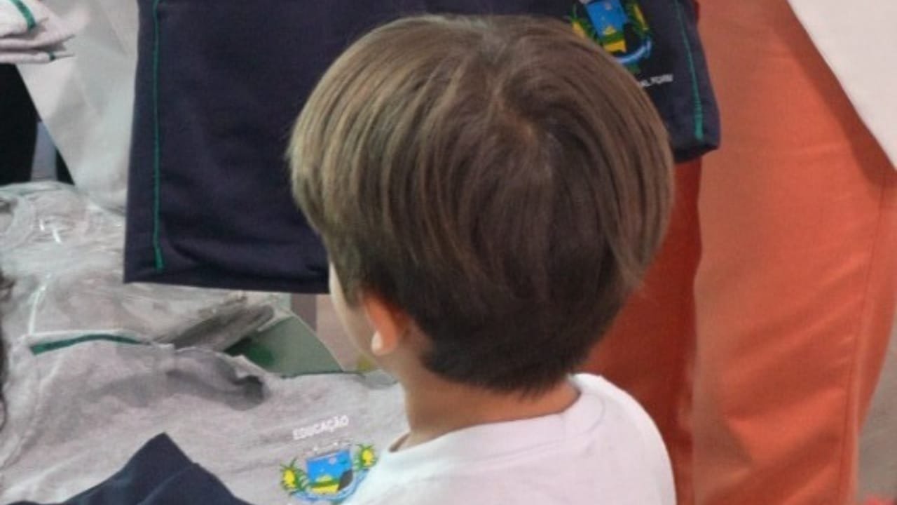 Balneário Piçarras,uniformes de verão,Secretaria de Educação,Blaise Keniel da Cruz Duarte,Tiago Baltt,rede municipal de ensino,Centros de Educação Infantil,investimento em educação,igualdade,ano letivo,Santa Catarina