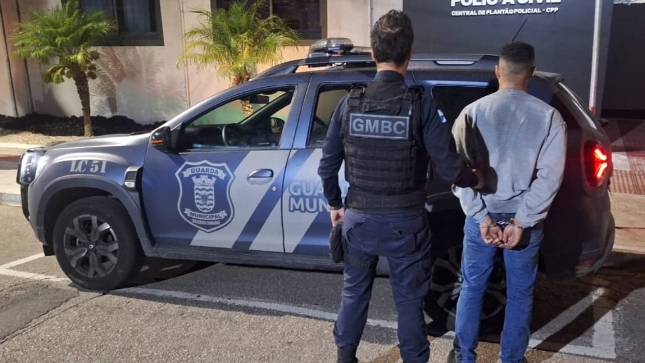 Guarda Municipal de Balneário Camboriú,Posto American Oil,Nova Esperança,Itapema,BR-101,Morro do Boi,Polícia Civil,prisão preventiva,Central 153,faca,feminicídio,vítima,hospital,investigação