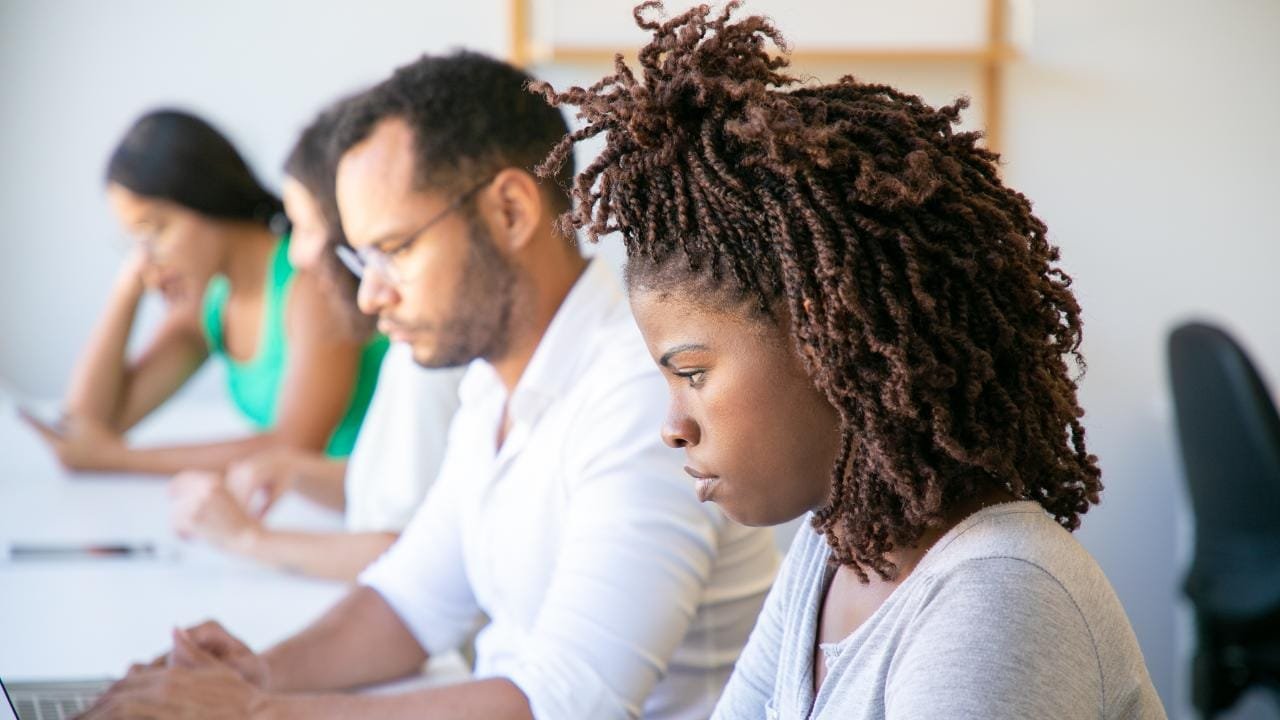 Itajaí,bolsas de estudo,resultados preliminares,FEAPI,Secretaria de Desenvolvimento Econômico,Edital 001/2025,revisão,selecionados,cursos técnicos,educação,prefeitura