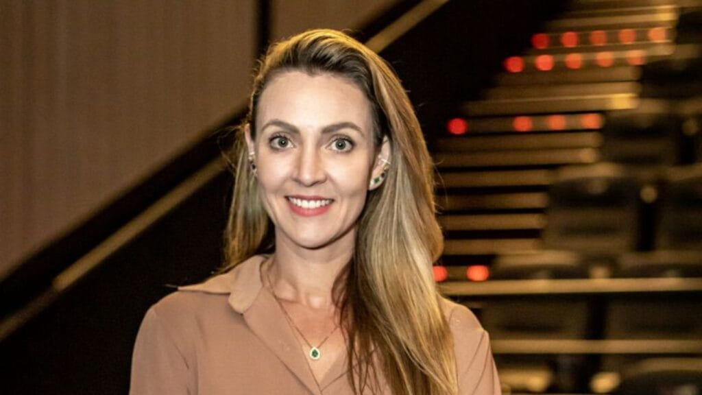 Turismo,Santa Catarina,Alimentação Fora de Casa,Abrasel SC,Influxo de Turistas,Economia Local,Desvalorização do Real,Pandemia,Desafios do Setor,Contratação de Mão de Obra,Custos de Insumos,Desafios Financeiros