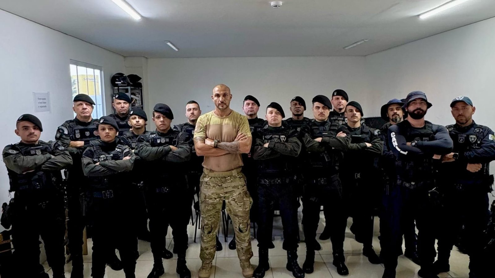 treinamento de segurança,ROMU,Canil da Guarda Municipal,gerenciamento de crises,Polícia Civil,segurança pública,Guarda Municipal de Itapema,capacitação dos agentes,táticas operacionais,Juarez Ferreira