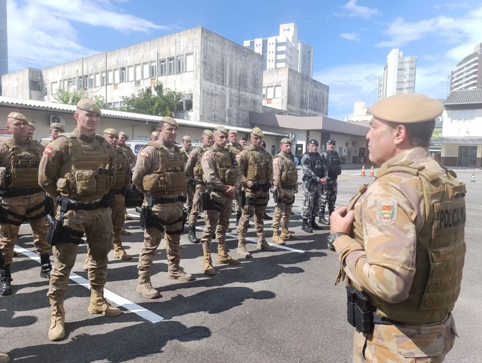 Operação Território Sob Controle,Polícia Militar,Coronel Machado,Camboriú,maconha,contrabando,Balneário Camboriú,Fiat Strada,Itapema,abordagens,fiscalização,tráfico de drogas,Receita Federal,Polícia Federal,segurança pública
