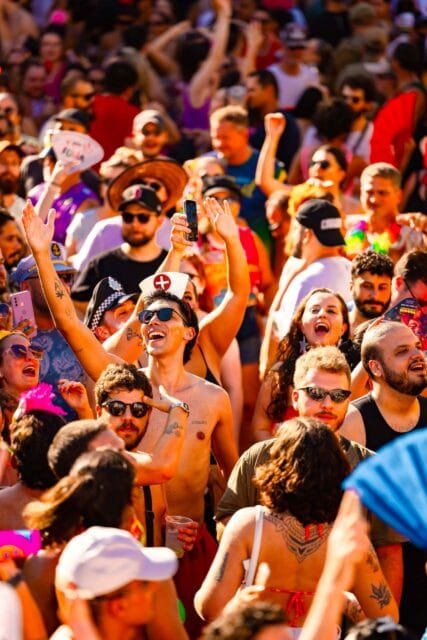 Carnaval de rua: mais de 650 mil pessoas passaram pelas 12 arenas em Florianópolis