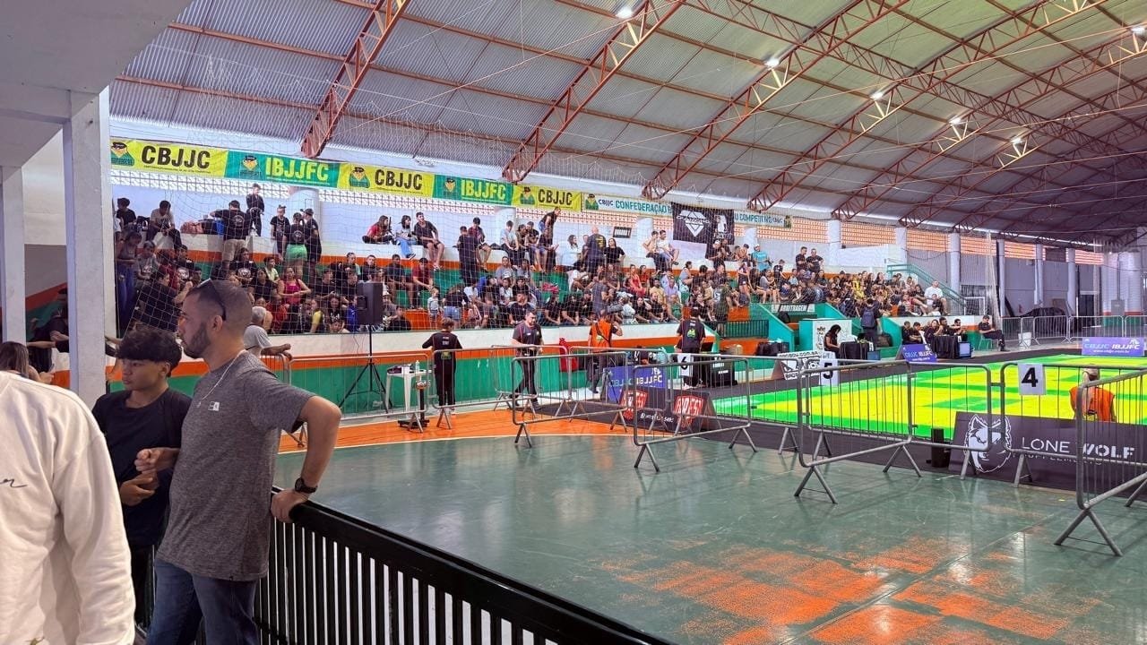 Campeonato Sul Brasileiro Jiu-Jitsu,CBJJ Camboriú,torneio jiu-jitsu SC,Thomaz Gil Agostinho Simas,Islan Cristian Pinheiro,eventos esportivos Camboriú,gi e no-gi,faixa preta jiu-jitsu,modalidade Absoluto,impacto econômico jiu-jitsu,turismo em Santa Catarina,artes marciais SC,competição CBJJ 2024,atletas de jiu-jitsu,Camboriú destino esportivo
