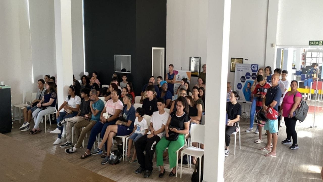 Jovem Aprendiz Itajaí,Banco de Talentos SC,Feirão Emprega Já,Programa Jovem Aprendiz,vagas para jovens SC,Secretaria Desenvolvimento Econômico Itajaí,primeiro emprego Itajaí,instituições formadoras Itajaí,Conexão Jovem Aprendiz,mercado de trabalho jovem,capacitação profissional,evento jovem aprendiz 2024,oportunidades para jovens,inclusão no mercado de trabalho,políticas públicas para juventude
