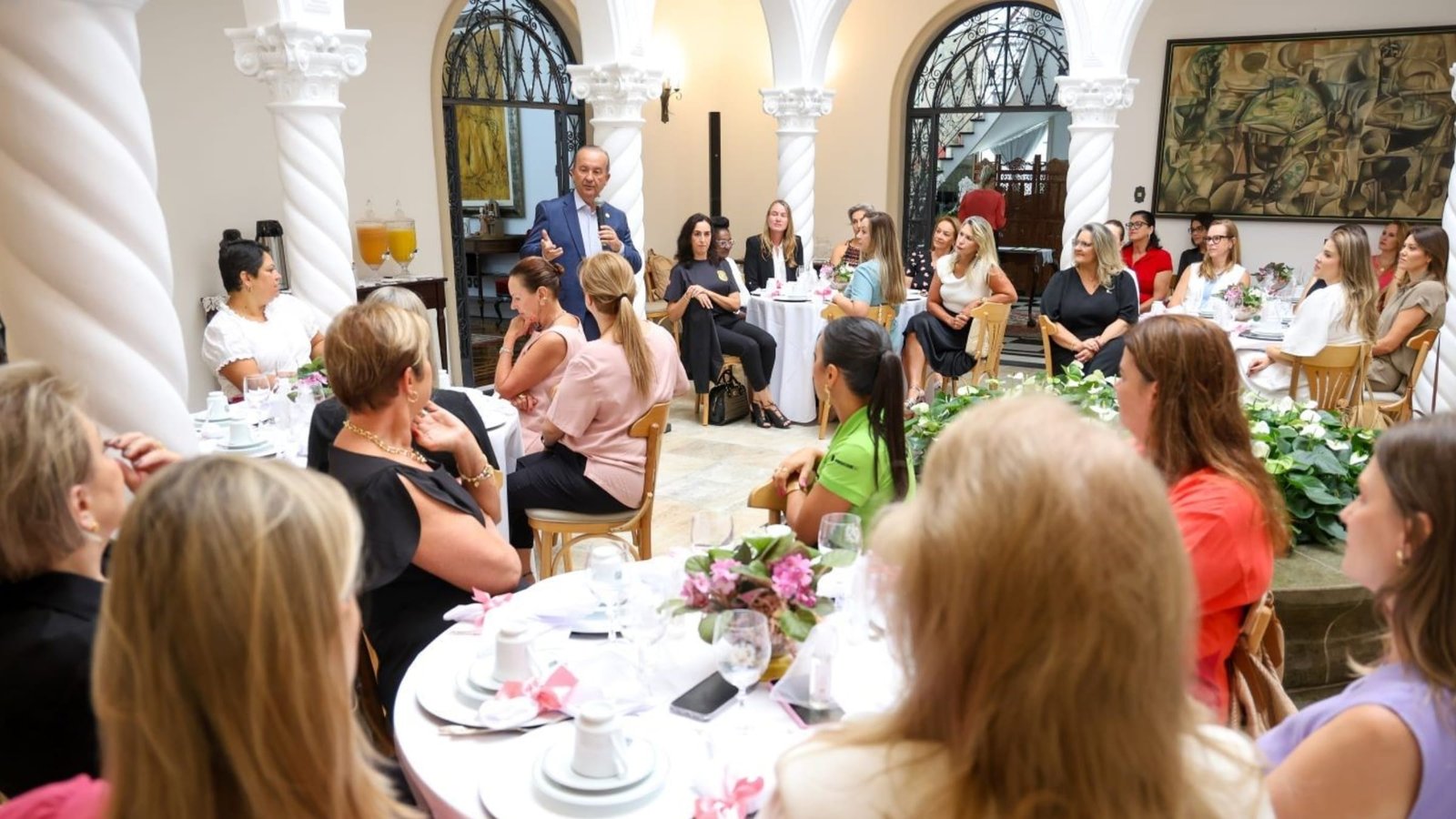 Mês da Mulher,Governo de Santa Catarina,Jorginho Mello,Marilisa Boehm,servidoras públicas,café da manhã,Florianópolis,igualdade de gênero,gestão pública,Casa d’Agronômica.