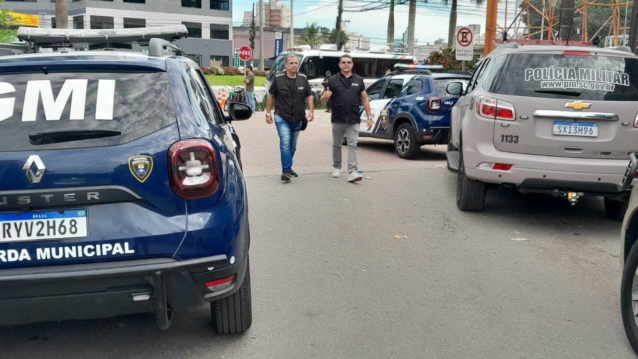 Operação Recomeço,Itajaí,redução da criminalidade,roubos,furtos,homicídios,apreensão de drogas,Secretaria de Segurança,bairro Nossa Senhora das Graças,Carnaval 2025,fiscalização,prevenção ao crime