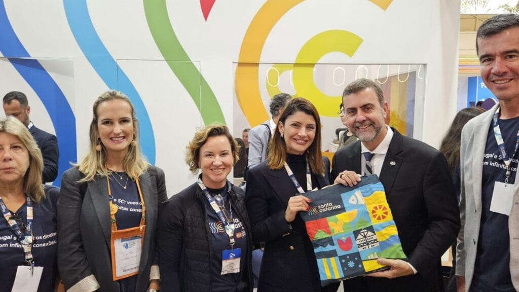 Balneário Camboriú,Bolsa de Turismo de Lisboa,turismo internacional,Santa Catarina,BTL,mercado turístico europeu,parcerias estratégicas,Cascais,TAP,voos diretos,FamBusiness,BNT Mercosul,Catiane Seif,Andrezza Negrini,empresários locais