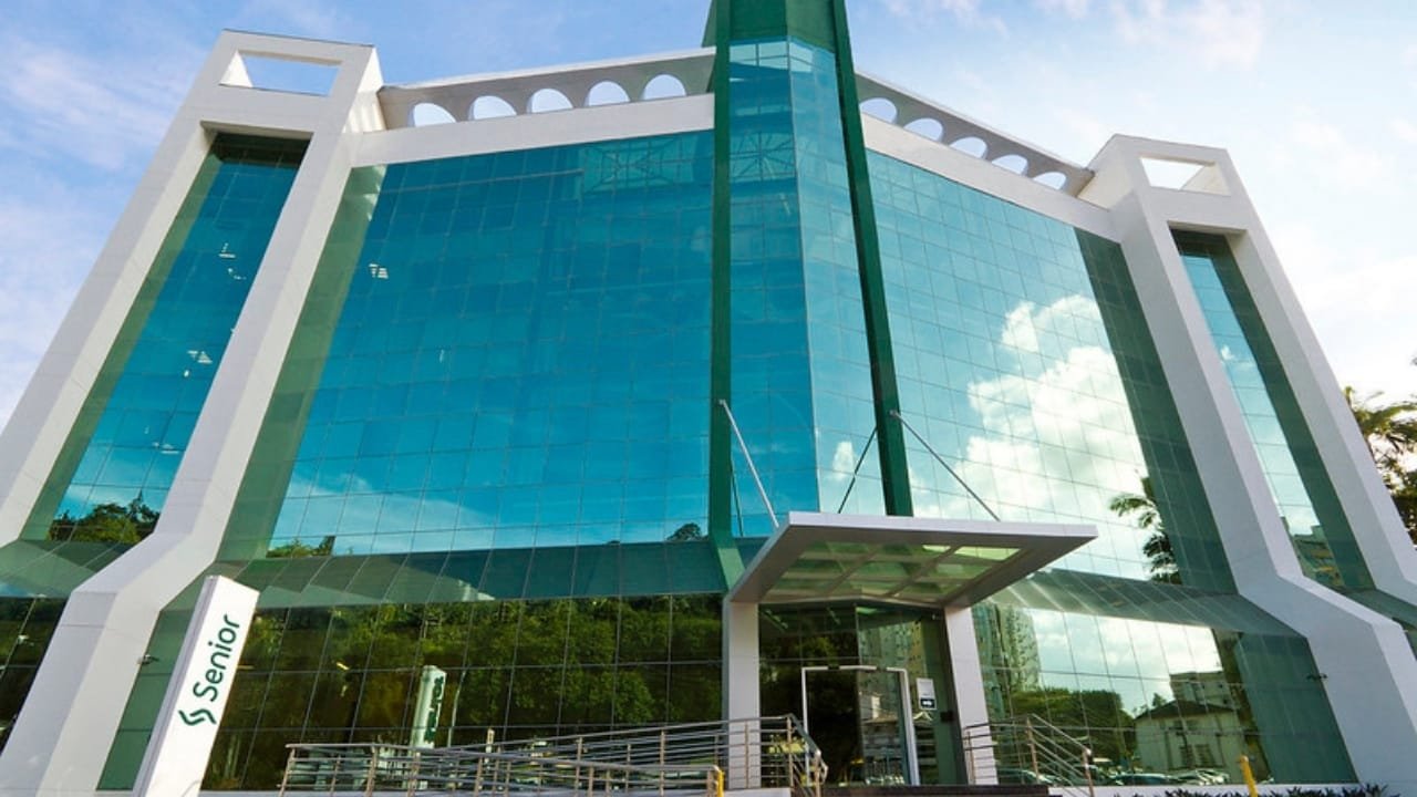 Mercado de tecnologia,formação de profissionais,Senior Sistemas,GoDev,Universidade Corporativa,Junior Achievement,capacitação em TI,Blumenau,FecomercioSP,ABES,Google for Startups,desenvolvimento de software