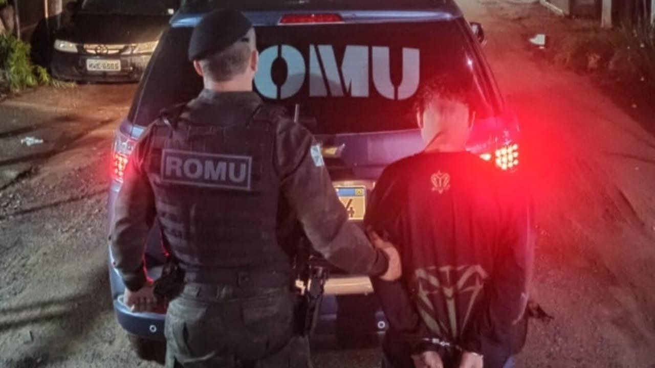 Foragido,tráfico de drogas,Guarda Municipal,Balneário Camboriú,Bairro São Judas Tadeu,Ronda Ostensiva Municipal,Comarca de Santa Rosa,Rio Grande do Sul,Central de Plantão Policial