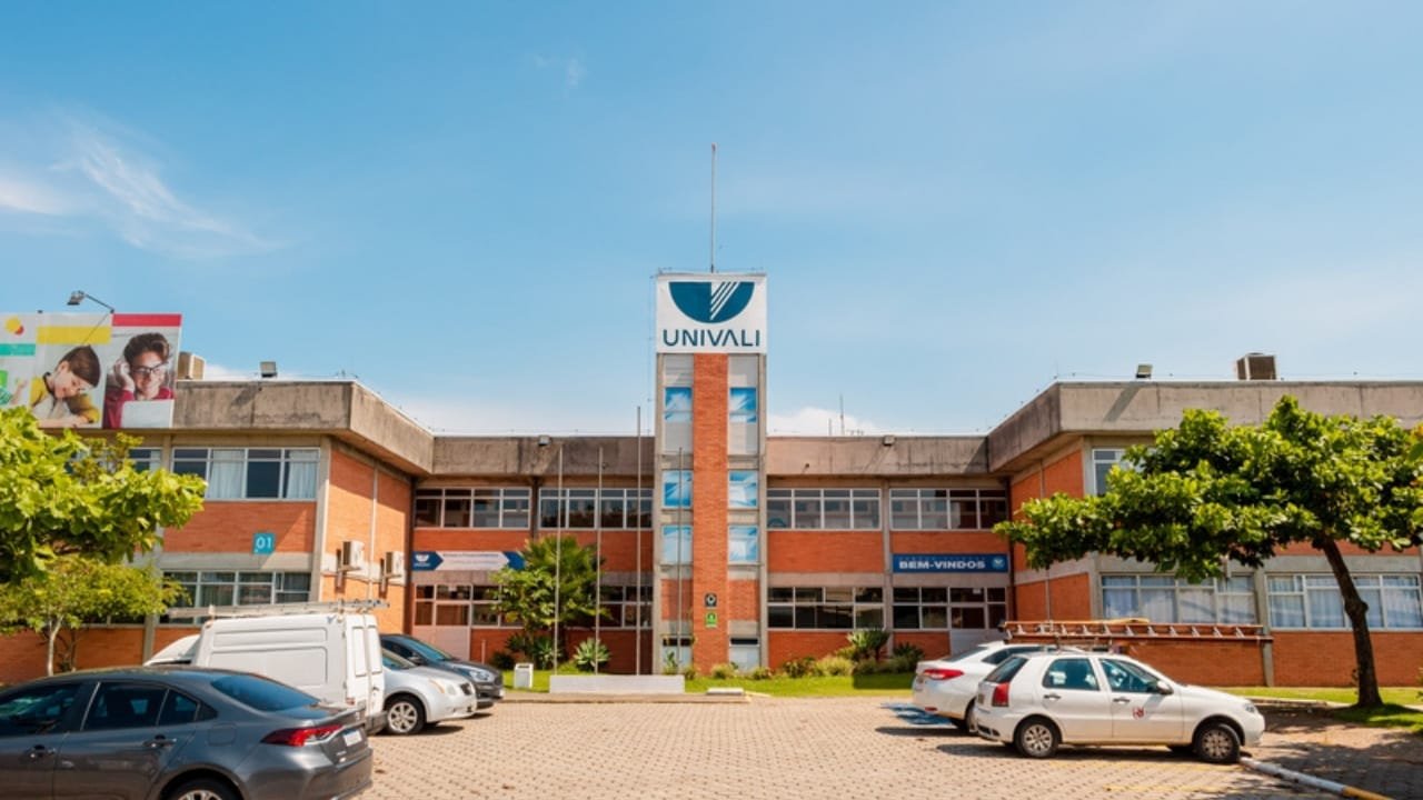 Univali Tijucas,Aula Magna,saúde mental,Projeto Acolher,curso de Direito,universidade comunitária,CVV,Mell Mota Cardoso Conte,inscrição,evento acadêmico,bem-estar universitário