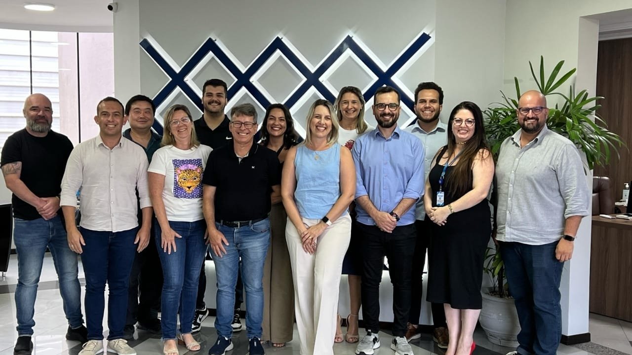 Balneário Piçarras,AMFRI,desenvolvimento econômico,Letícia Fleith,inovação,parcerias público-privadas,Adriano da Cunha,Thiago Canziani Piccoli,embaixadores da inovação