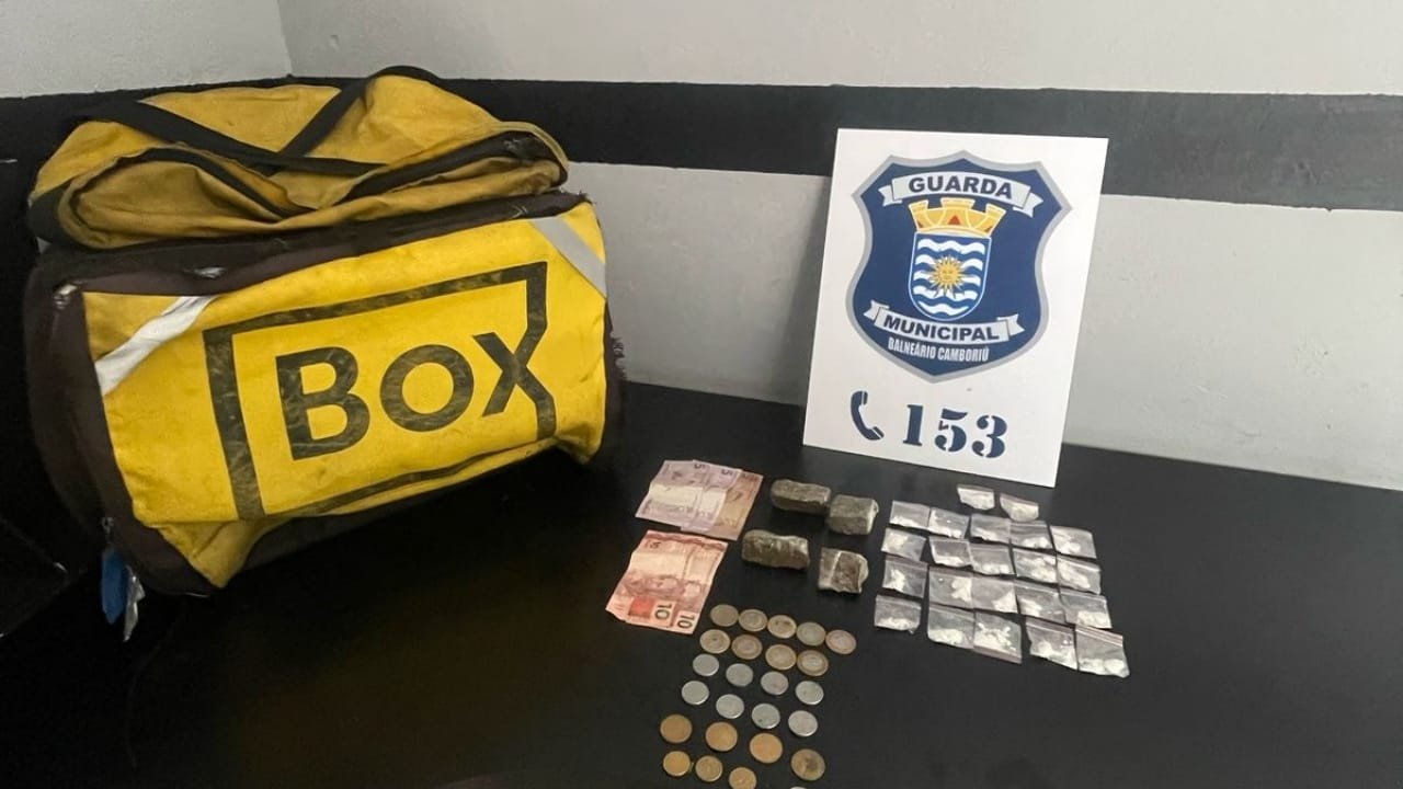 Guarda Municipal,tráfico drogas,apreensão drogas,moto furtada,prisão em flagrante,Balneário Camboriú,cocaína,maconha,CPP