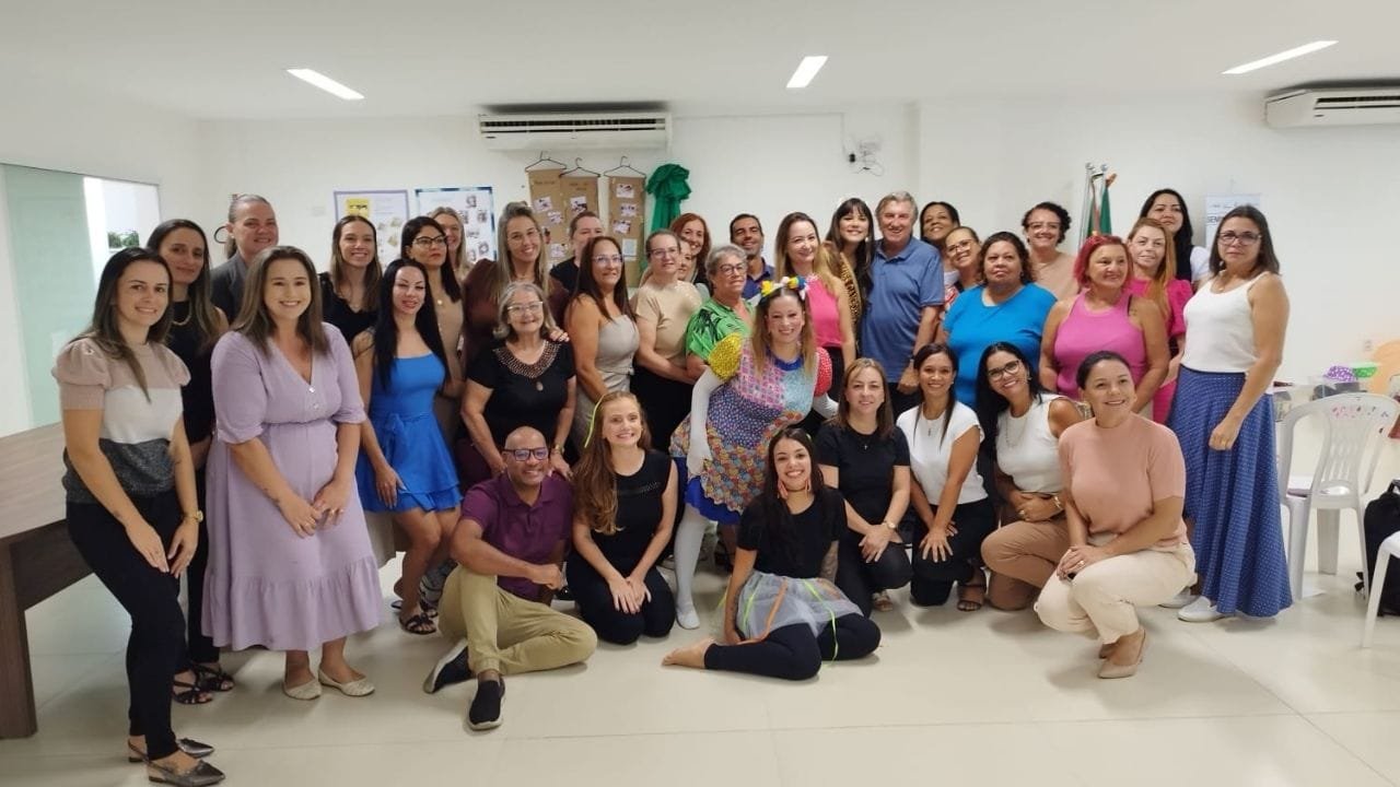 Programa LEEI,Camboriú SC,formação de professores,educação infantil,alfabetização,leitura e escrita,AVAMEC,MEC,Compromisso Nacional Criança Alfabetizada,Selo Ouro,práticas pedagógicas,certificação docente,ensino infantil,oralidade,desenvolvimento educacional