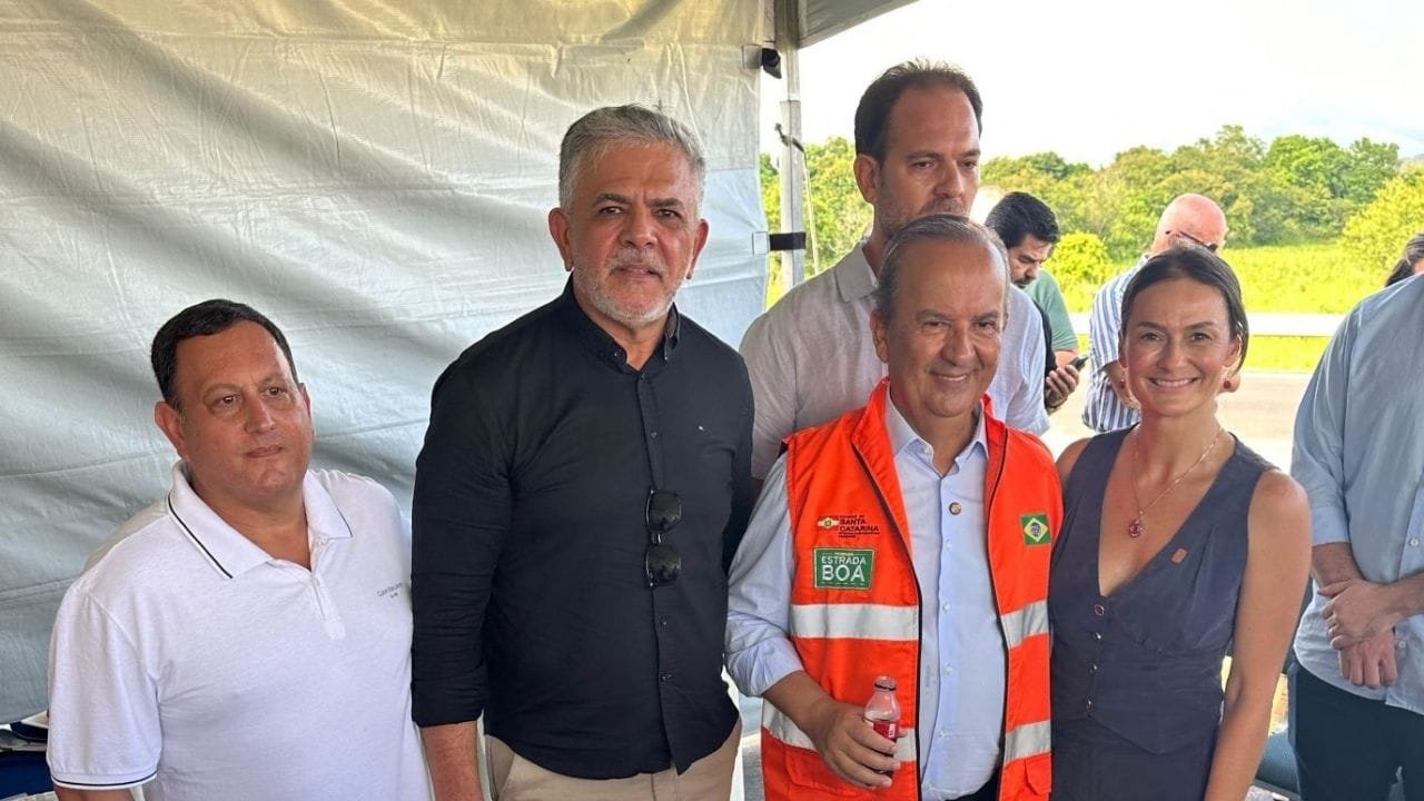 Obras BR-101 Itajaí,SC-486 Rodovia Antônio Heil,ACII Itajaí,entroncamento BR-101,governo Jorginho Mello,terceira alça de retorno,R$60 milhões investidos,logística Itajaí,porto de Itajaí,mobilidade urbana,desenvolvimento econômico,Thaisa Nascimento Corrêa,infraestrutura rodoviária,acesso a Itajaí,Associação Empresarial