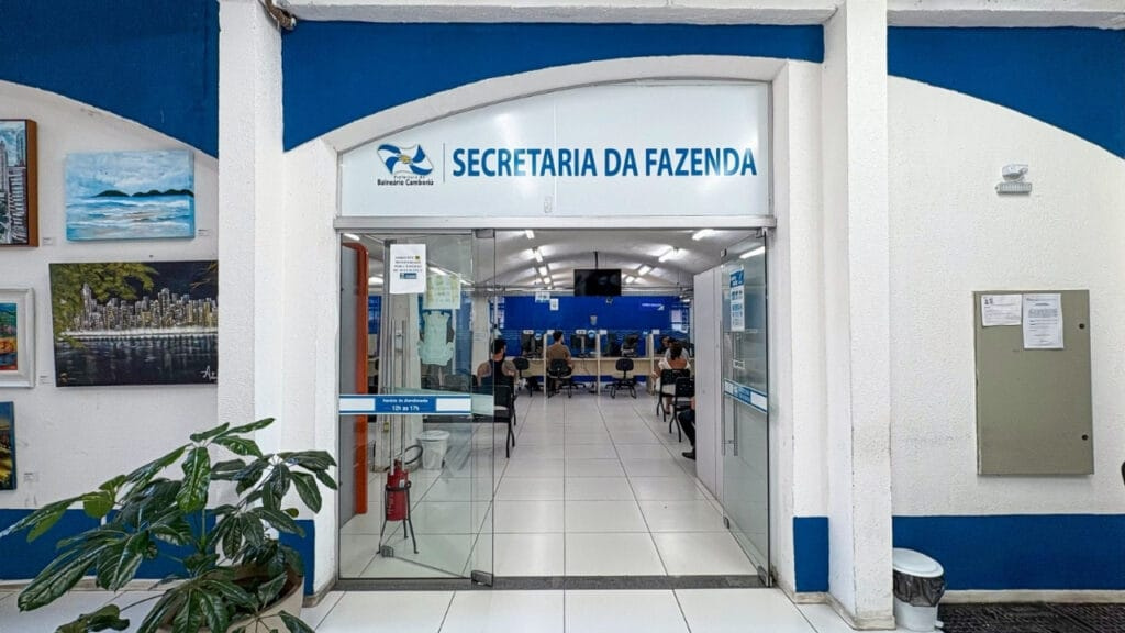 Regulariza BC 2025,Balneário Camboriú,recuperação fiscal,descontos,IPTU,renegociação de dívidas,Lei Complementar 114/2025,Unidade Fiscal do Município,Secretaria da Fazenda