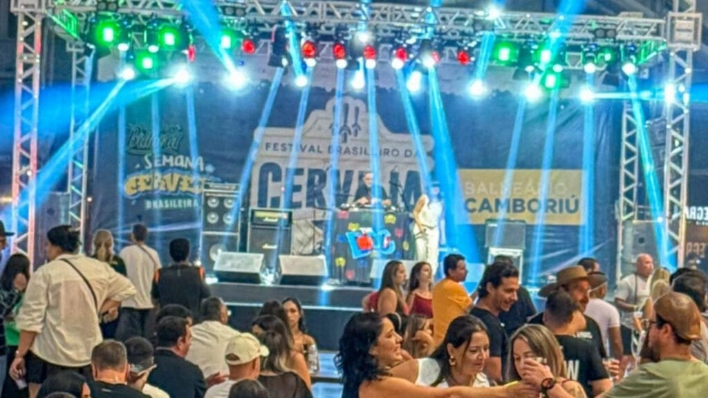 Festival Brasileiro da Cerveja,Star Beatles,Balneário Camboriú,CONIB,CBC Brasil,Semana da Cerveja,Gabriel O Pensador,Dazaranha,Expocentro,cervejas artesanais,gastronomia