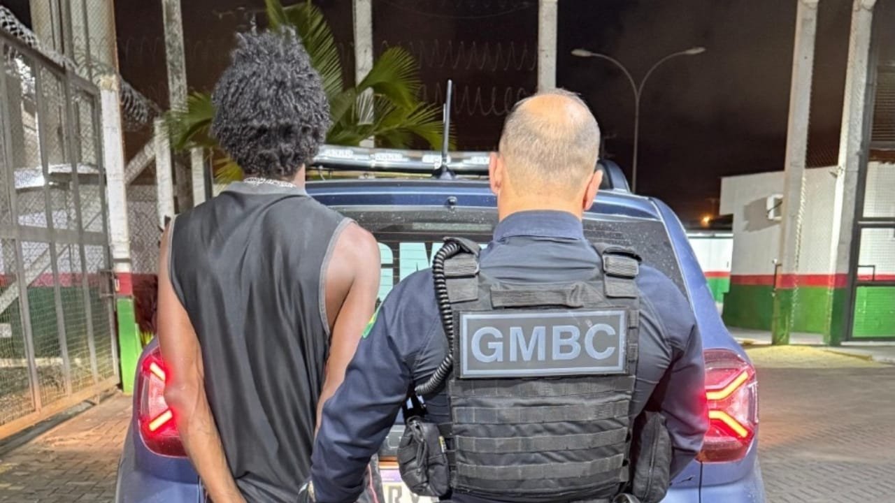 Guarda Municipal,Balneário Camboriú,mandados de prisão,furto,3ª Avenida,Rua Amazonas,Bairro dos Estados,Complexo Penitenciário do Vale do Itajaí,segurança pública,prisões